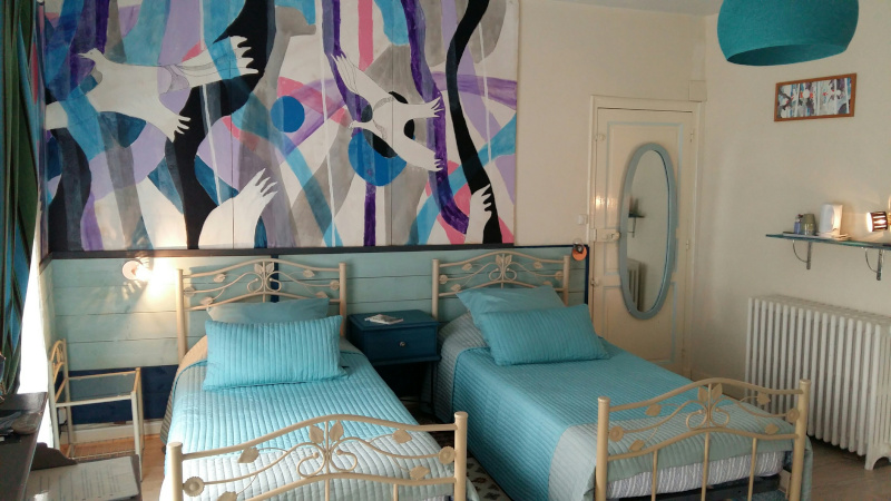 La Moreels, une chambre pour deux, aux couleurs de l'artiste dont elle porte le nom.