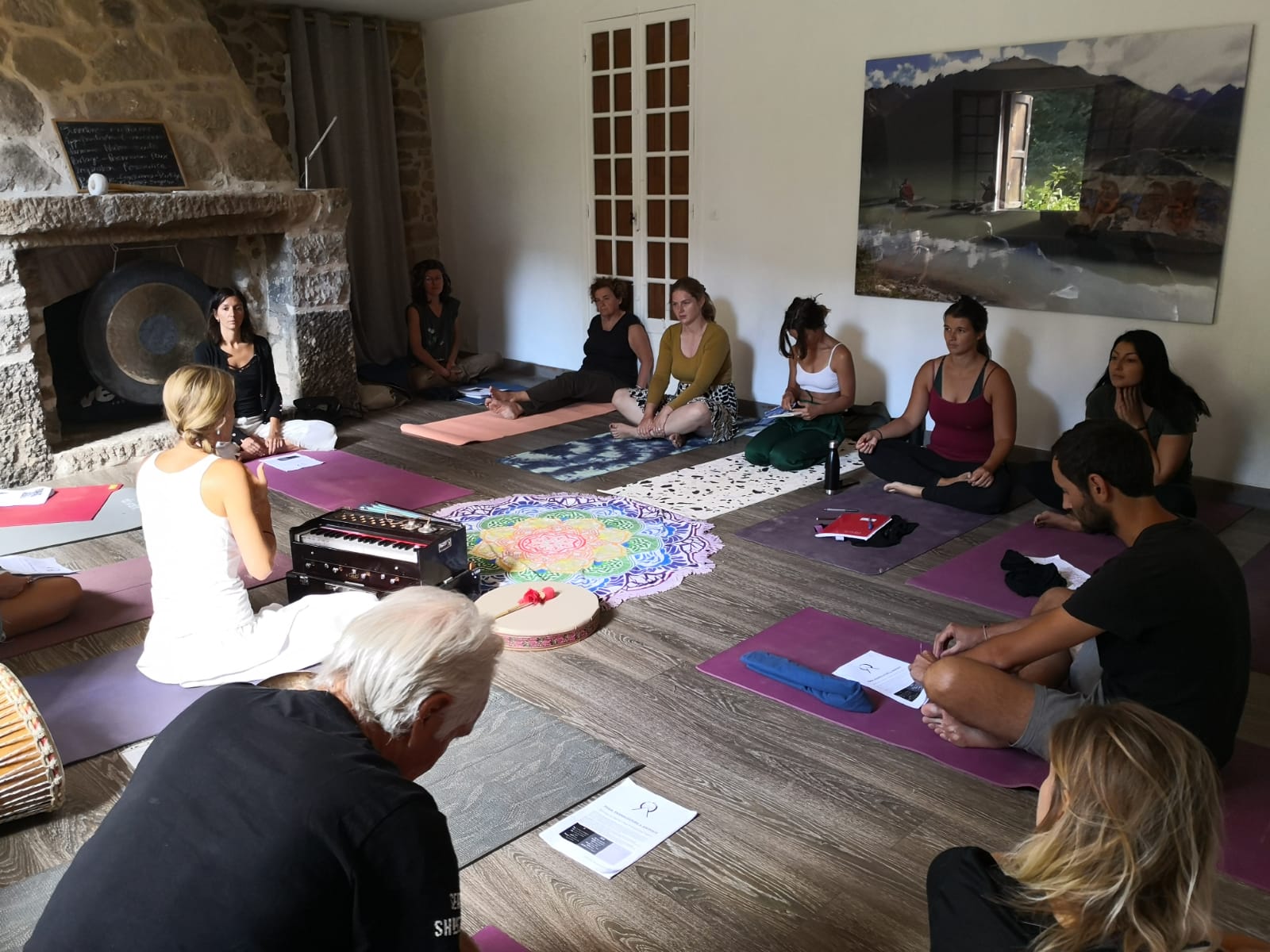 salle de yoga intérieur