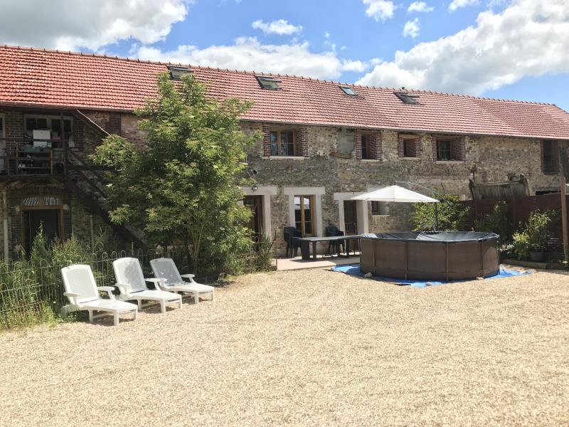 Cour paysagère intérieure des gîtes d'Utopias Campus