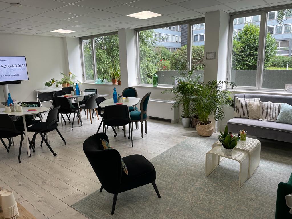 Vue sur jardin depuis notre salle huit