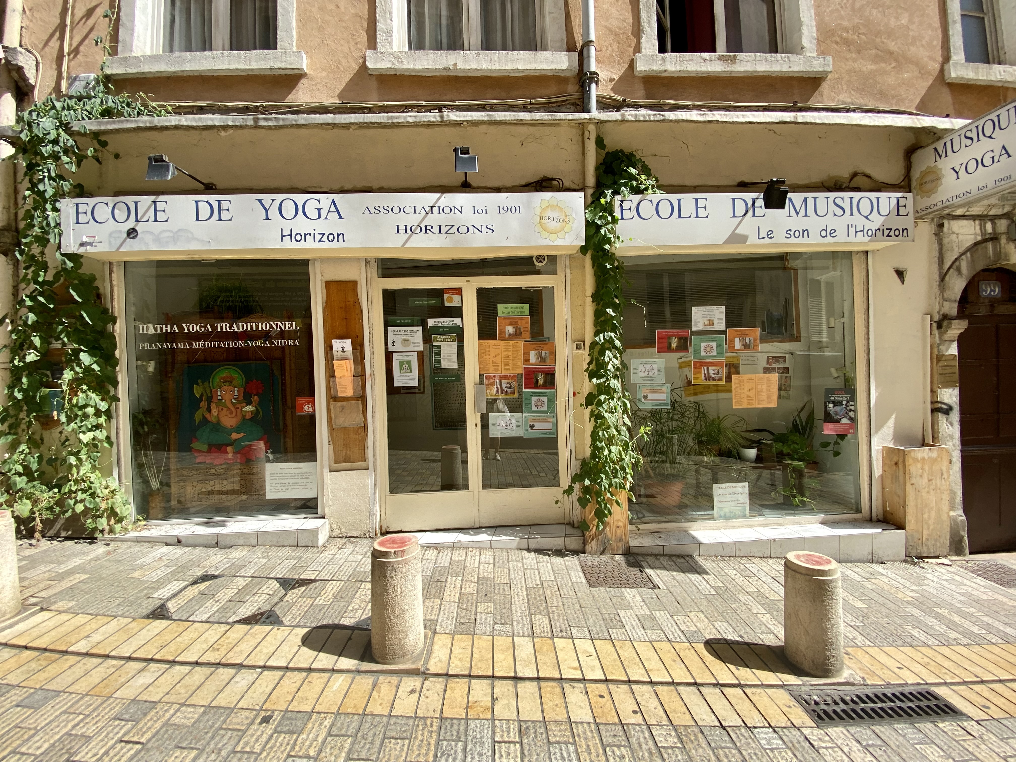 Devanture de l'école yoga horizon