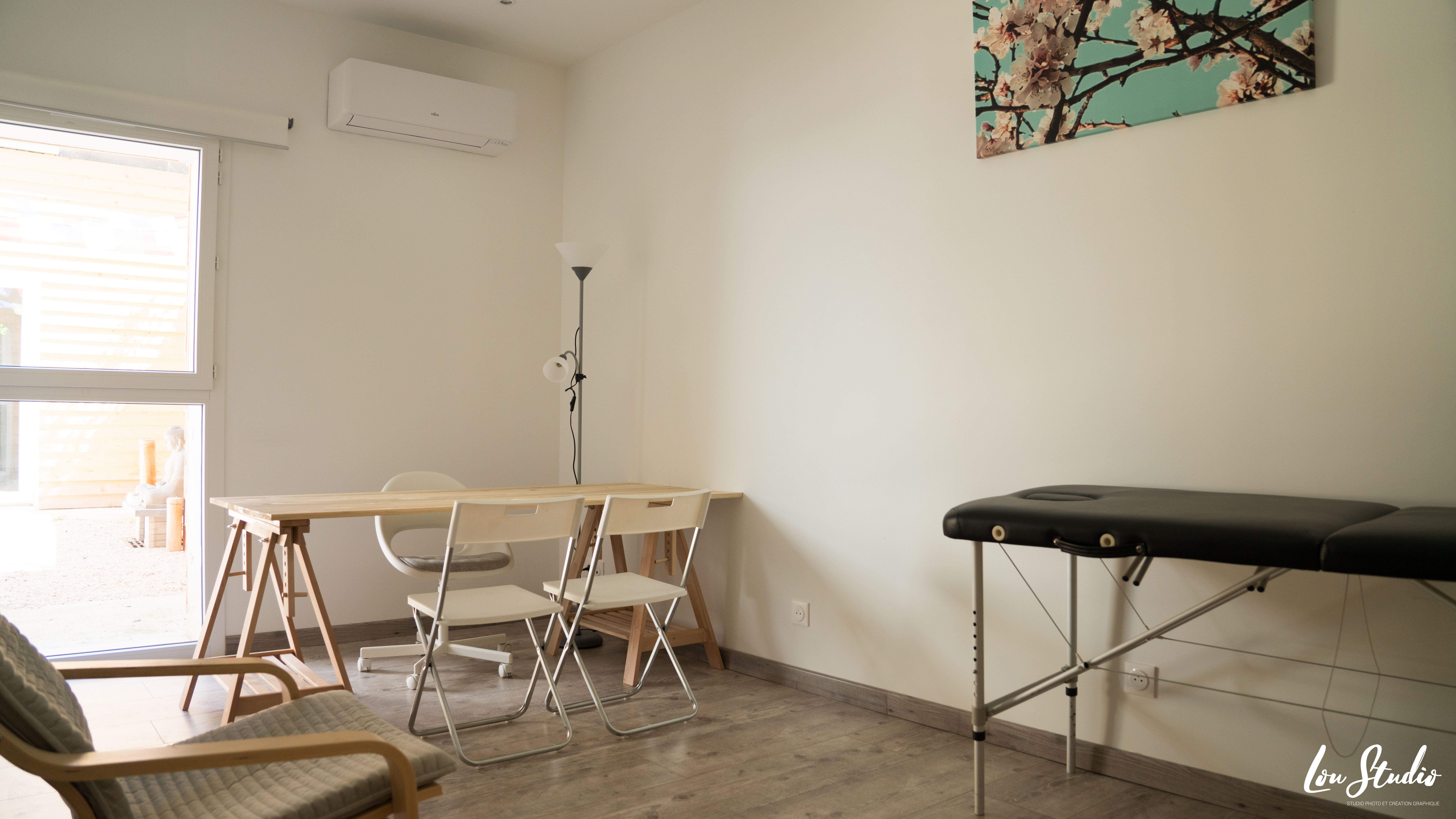 cabinet de consultation donnant sur un patio