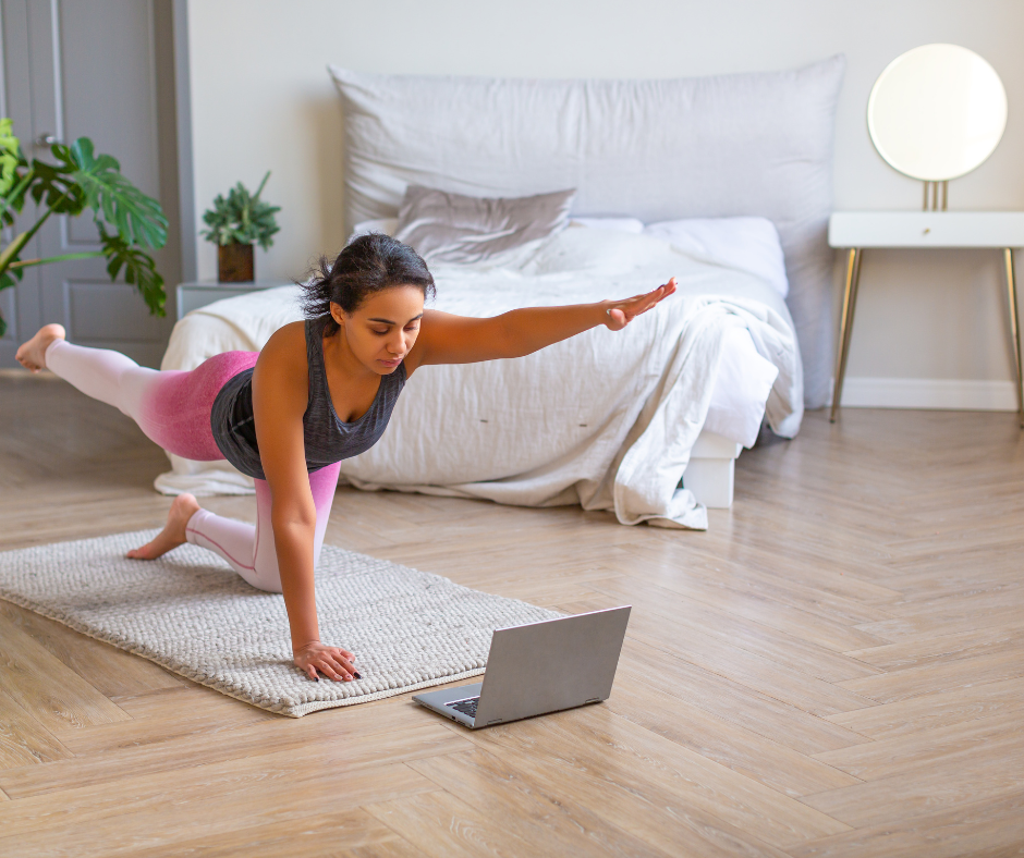 Posture de la sauterelle - Yoga mal de dos