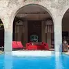Arcade de la cour de Massillargues donnant sur la piscine