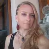 julie professeur de yoga - naturopathe