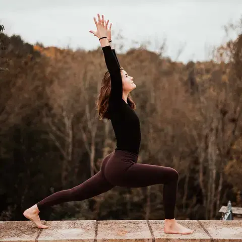 Cours de yoga à la croix blanche et cours de yoga en ligne, yoga vinyasa