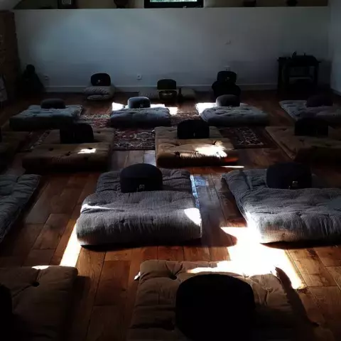 Location salle yoga Bretagne Ker an Avalenn