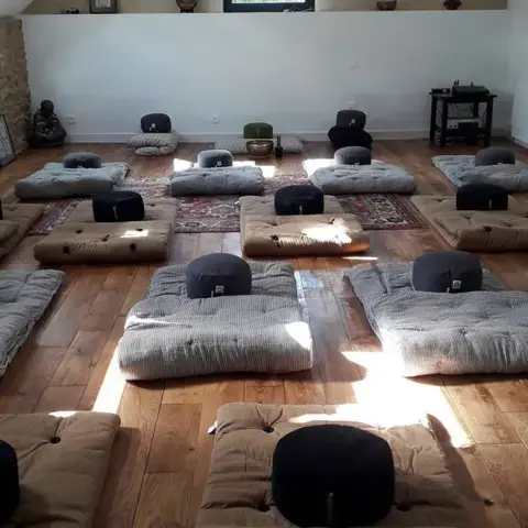 Location salle yoga Bretagne Ker an Avalenn