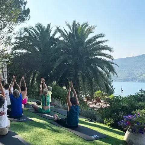 Cours de Yoga avec vue panoramique sur le Golfe du Valinco