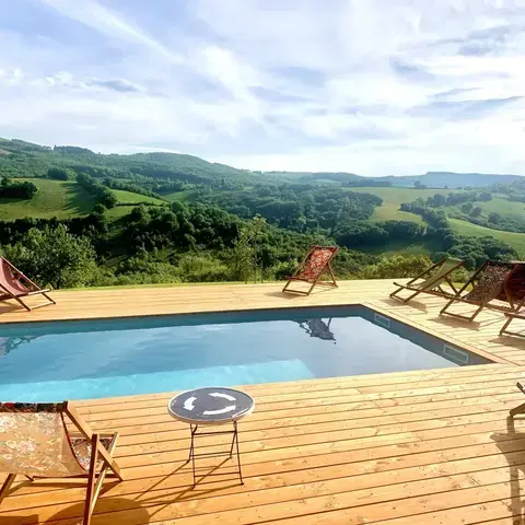 Piscine avec vue sur les vallons, Valle Grande Aveyron