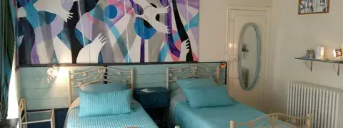 La Moreels, une chambre pour deux, aux couleurs de l'artiste dont elle porte le nom.