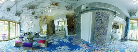 Les gîtes de Pique les Muses tout un art de vivre dans l'art ! Du yoga comme vous ne l'avez jamais vu ./.