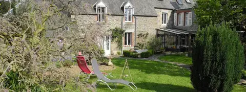 Hébergement dans une belle demeure normande cossue, datant des années 1830.
