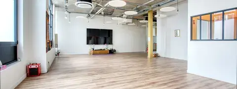 Location magnifique salle neuve pour stage et formation au pied du metro Ligne 7 Leo lagrange