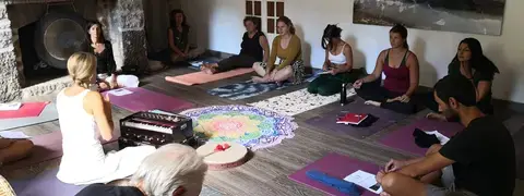 salle de yoga intérieur