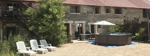 Cour paysagère intérieure des gîtes d'Utopias Campus