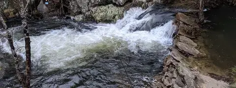 Aprés le sauna, sautez dans la rivière Tinhela.