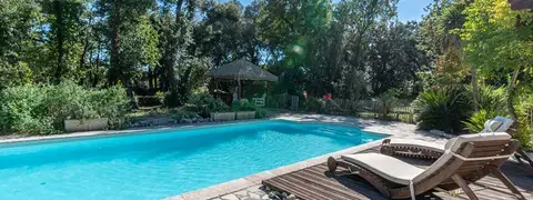 Piscine à la Villa Jema