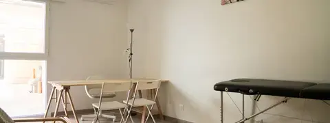 cabinet de consultation donnant sur un patio