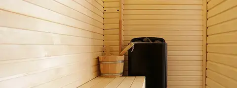 Le sauna finlandais de la Villa Cayola, un espace de détente pour prolonger l'expérience bien-être.